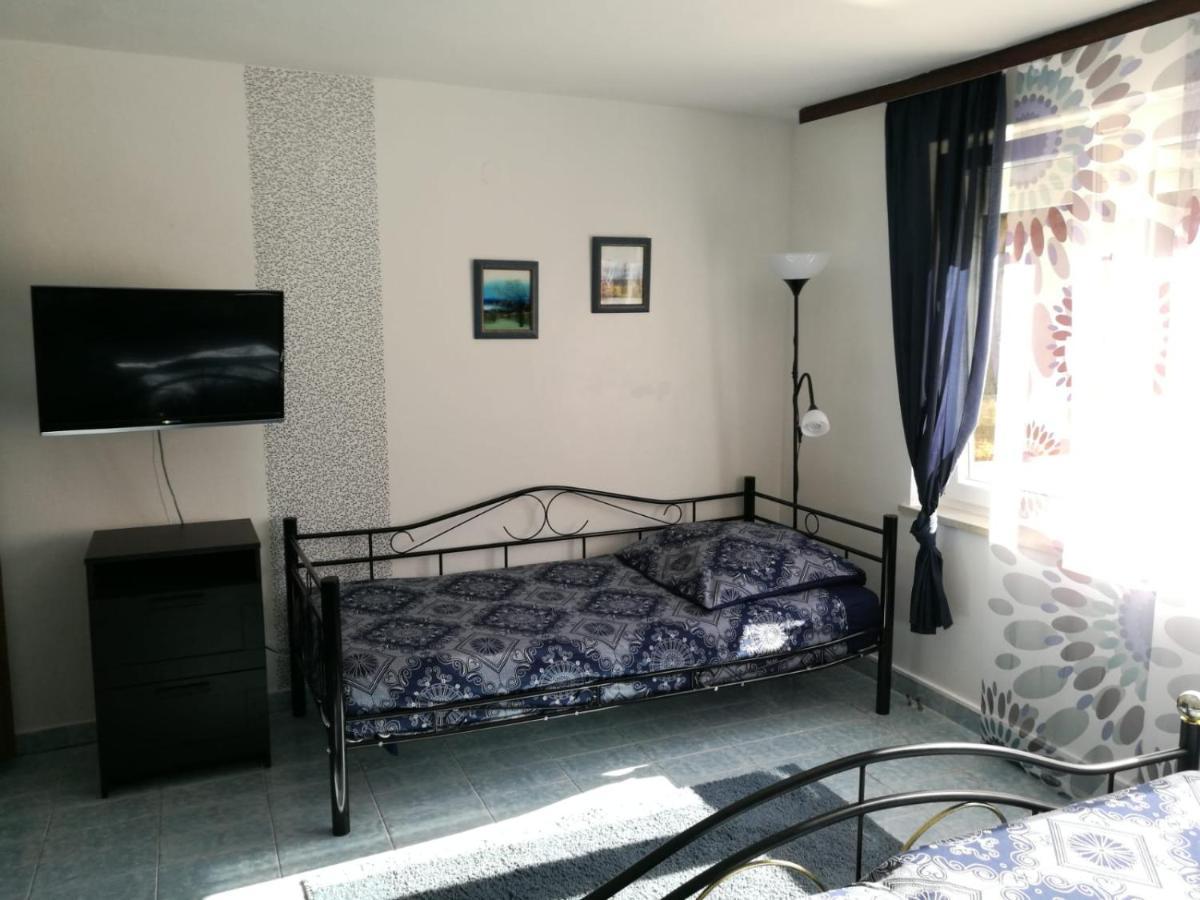 Ferienhaus Bozena Appartment 2 เวอร์ซาร์ ภายนอก รูปภาพ