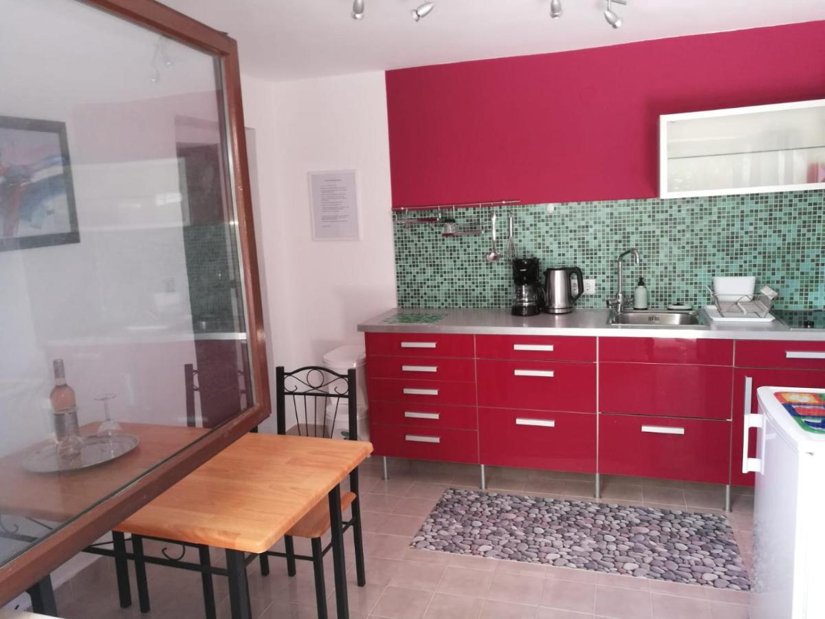 Ferienhaus Bozena Appartment 2 เวอร์ซาร์ ภายนอก รูปภาพ