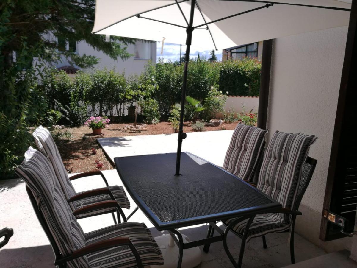Ferienhaus Bozena Appartment 2 เวอร์ซาร์ ภายนอก รูปภาพ