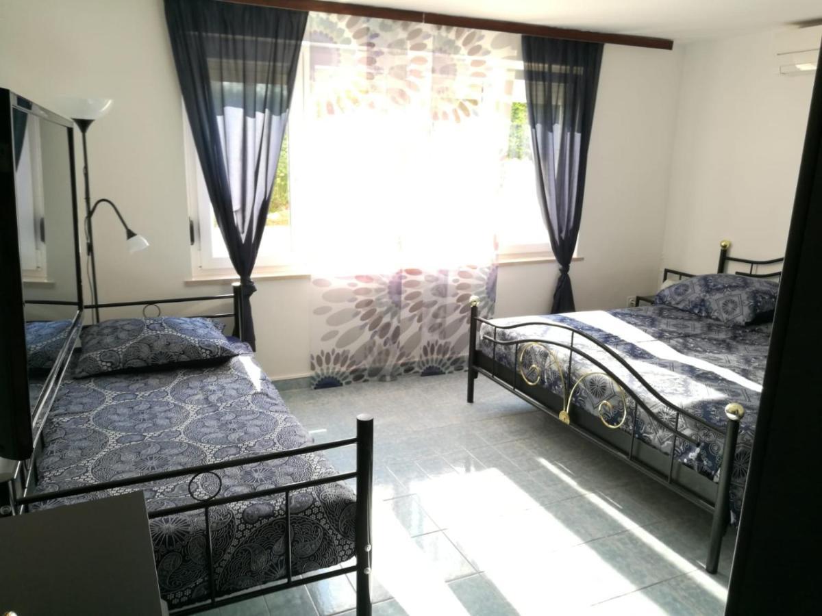 Ferienhaus Bozena Appartment 2 เวอร์ซาร์ ภายนอก รูปภาพ