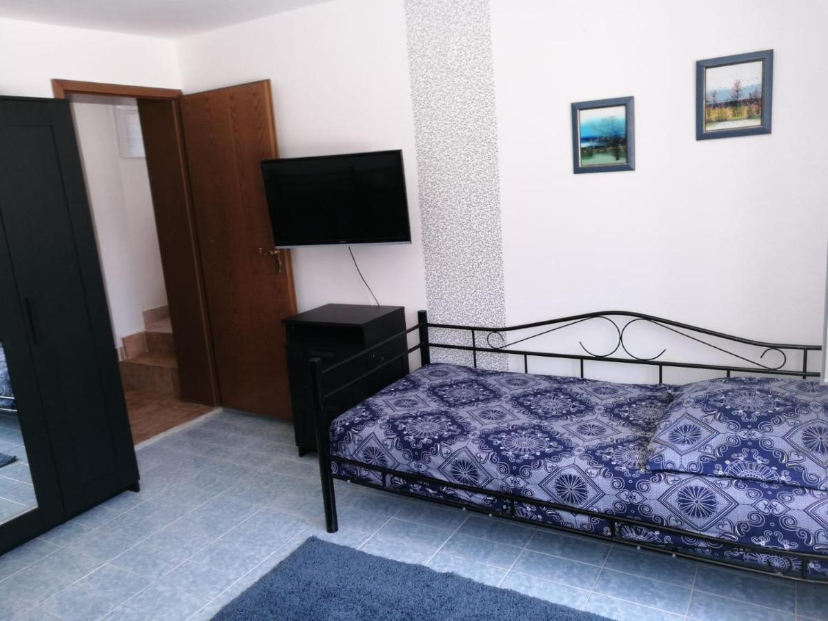 Ferienhaus Bozena Appartment 2 เวอร์ซาร์ ภายนอก รูปภาพ